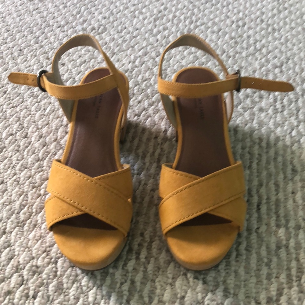 American eagle summer sandals. Size 6.